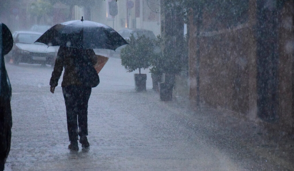 Meteo: Ξεκίνησε η κακοκαιρία – Πού θα ρίξει πολλή βροχή την Τρίτη 26/9