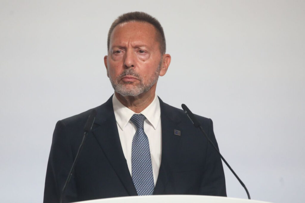 Ο Στουρνάρας «προσγειώνει» την κυβέρνηση: Πέφτει ο πήχης για την ανάπτυξη – Οι κίνδυνοι