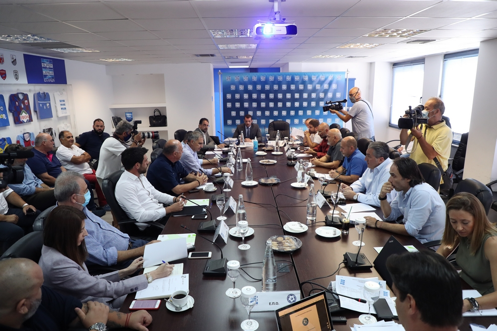 Super League: Ψήφισε 14 ομάδες, το «μπαλάκι» στην ΕΠΟ