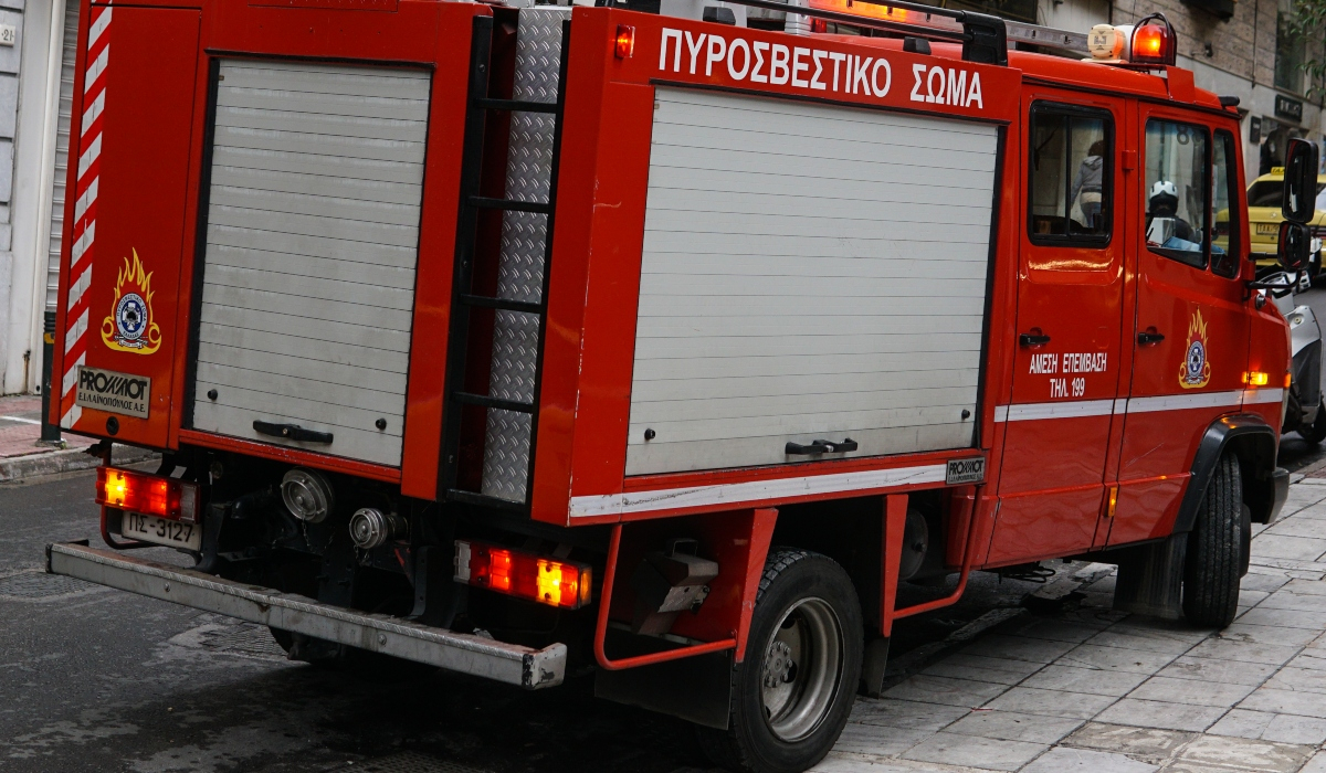 Φωτιά σε σπίτι στο Χαλάνδρι – Εντοπίστηκε άνδρας χωρίς τις αισθήσεις του