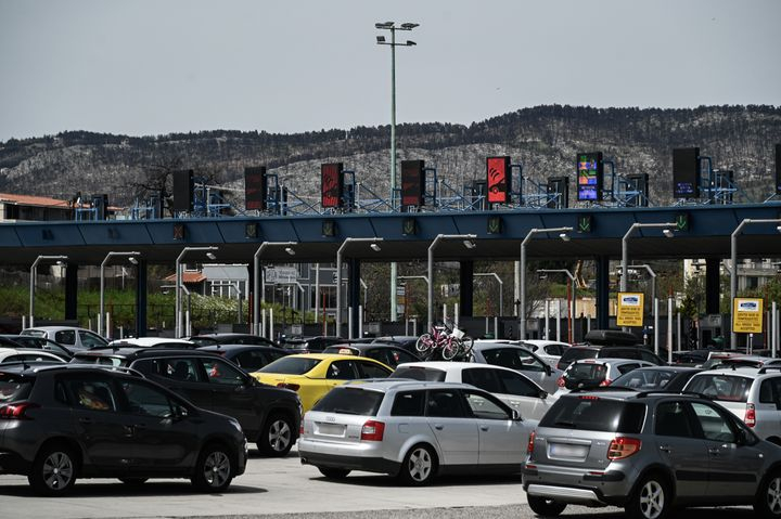 Κορυφώνεται η έξοδος για τα Χριστούγεννα – Τα μέτρα της Τροχαίας που ισχύουν