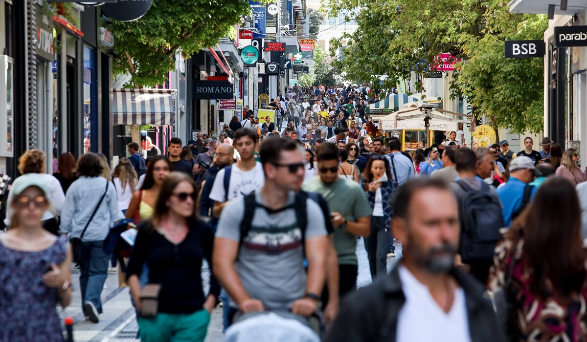 Ωράριο καταστημάτων – Κυριακή των Βαΐων 28/4: Τι ώρα κλείνουν Mall, Attica, πολυκαταστήματα