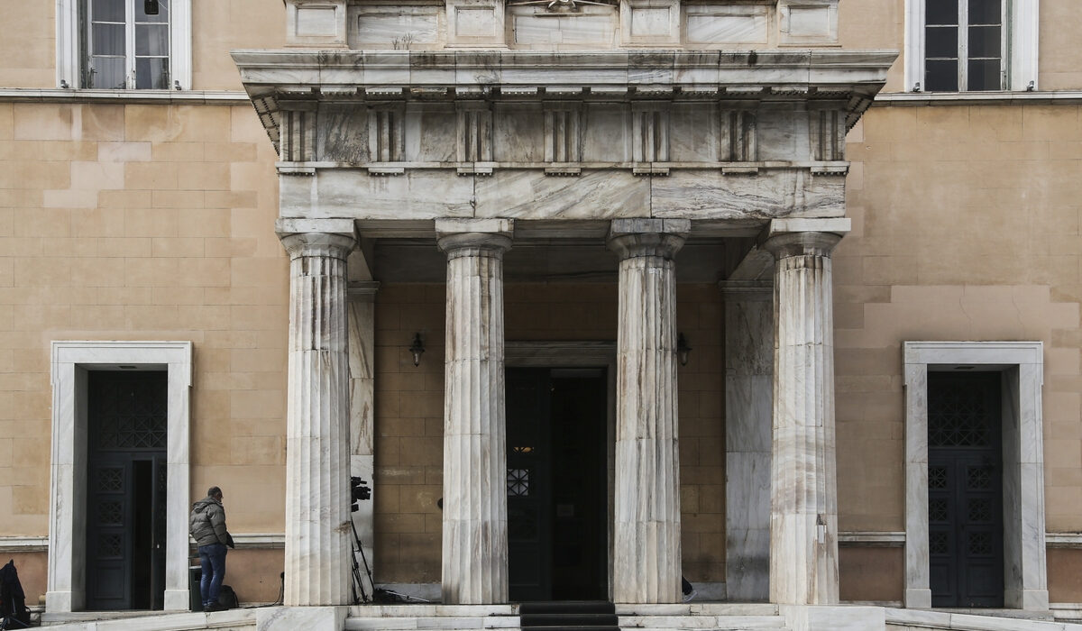 Επιτροπή Θεσμών: Εννιά κορυφαία πρόσωπα να «καταθέσουν» μέσα σε τέσσερις ώρες!
