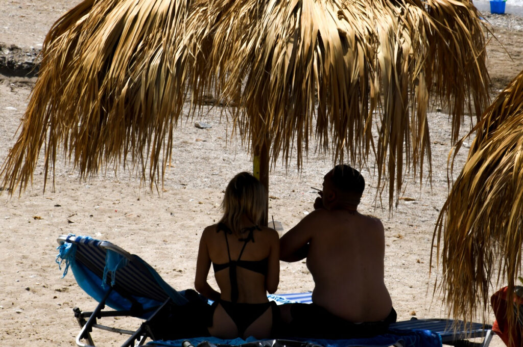 Καύσωνας: «Δρόσισε» με 40άρια σήμερα, οι περιοχές