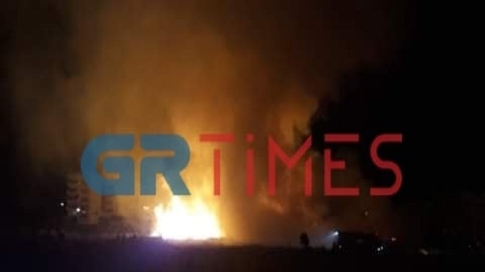 Υπό πλήρη έλεγχο η φωτιά στον Εύοσμο Θεσσαλονίκης