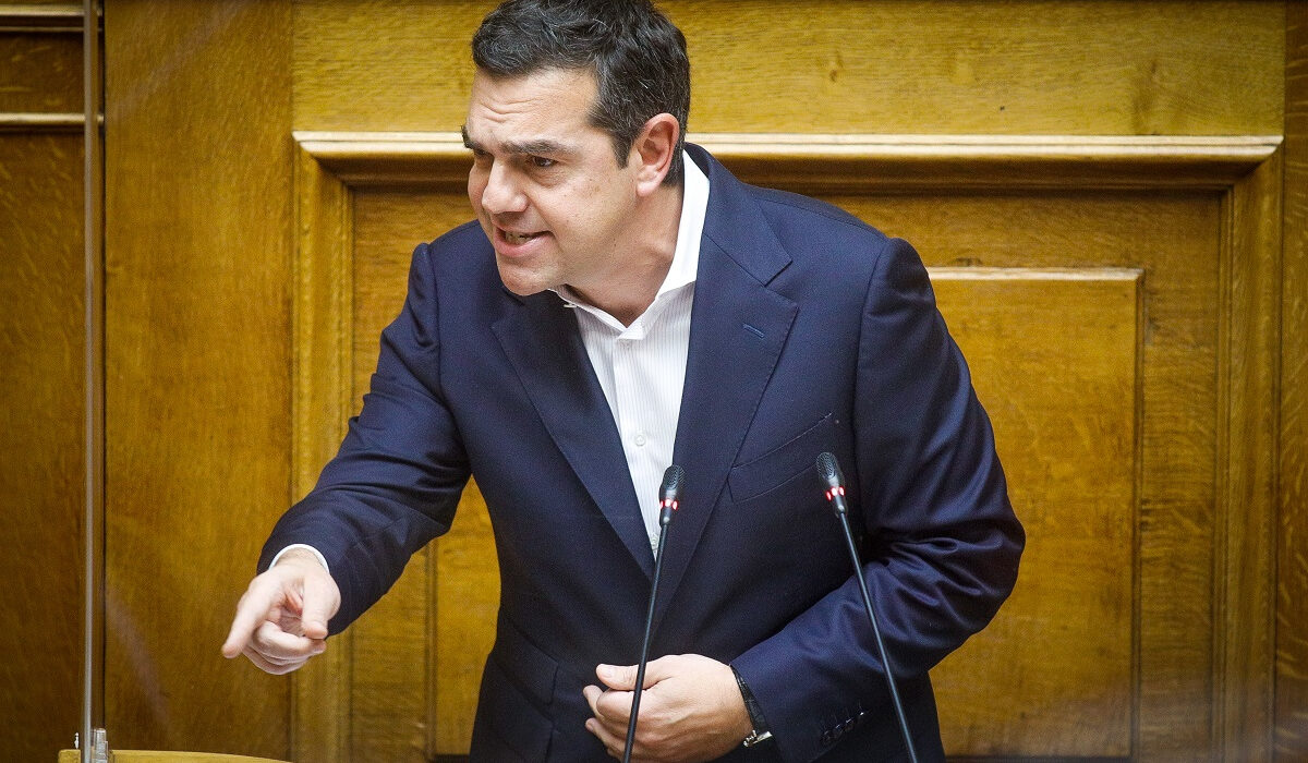 Δυσπιστία για την κυβέρνηση – Με ονόματα και διευθύνσεις ο Τσίπρας στη Βουλή
