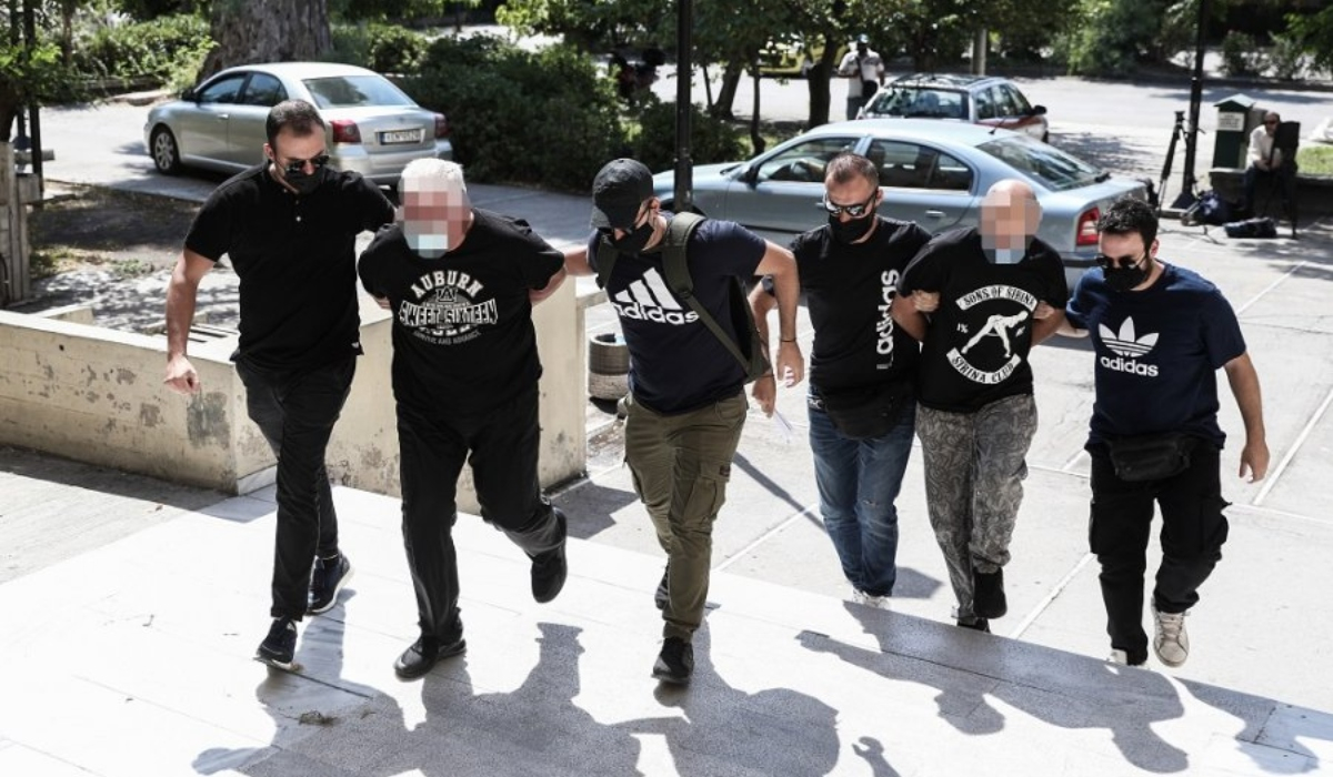 Ηλιούπολη: O αστυνομικός κατηγορεί την 19χρονη ότι «εκδιδόταν από τα 16 της»