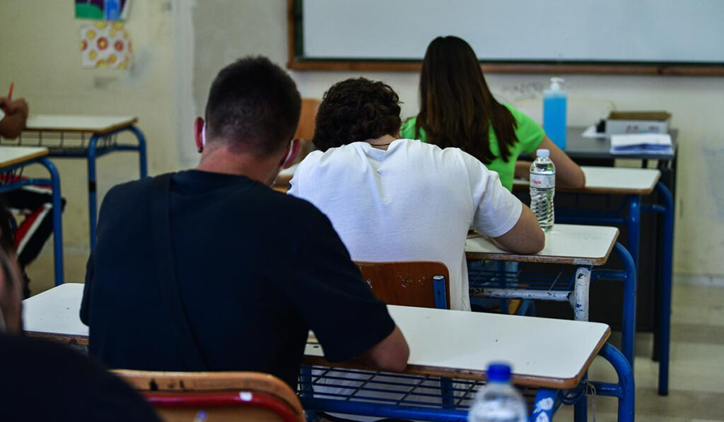 Πανελλήνιες 2021: Τα μαθήματα στα οποία εξετάζονται οι υποψήφιοι των ΕΠΑΛ