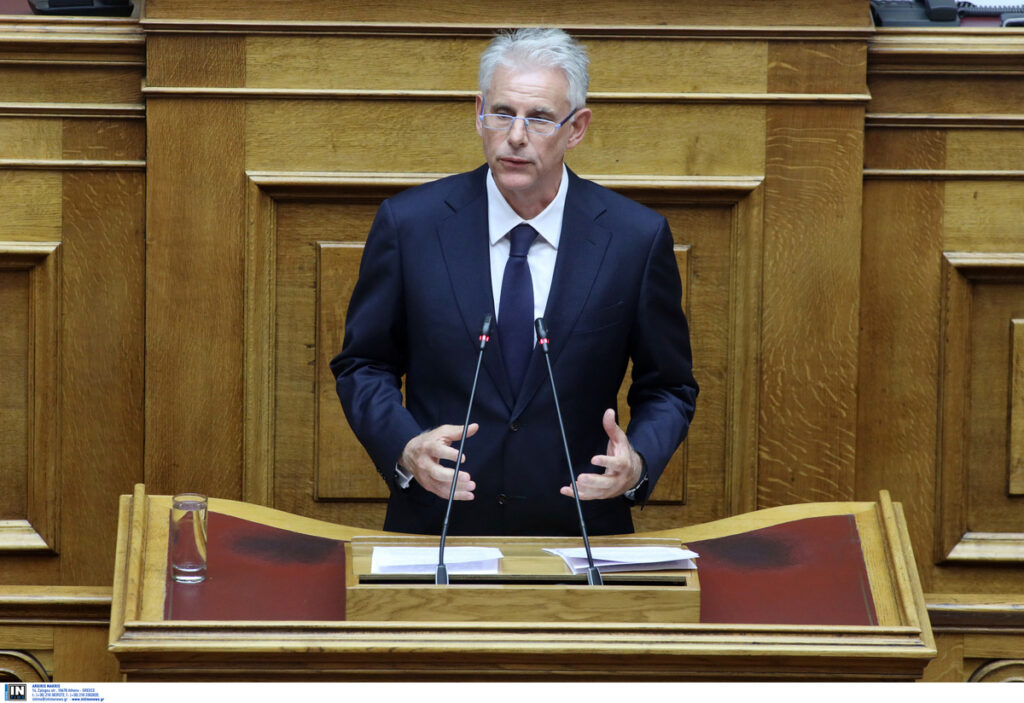 Ένοχη σιωπή από τη ΝΔ για τον «βαμπίρ» υποψήφιο – Ο ίδιος τα κάνει χειρότερα με δεύτερη δήλωσή του