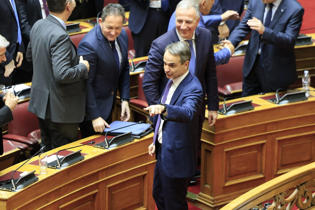 Ένας στους τρεις βουλευτές της ΝΔ δεν ψηφίζει τον γάμο των ομόφυλων – Τα ονόματα των αντιρρησιών