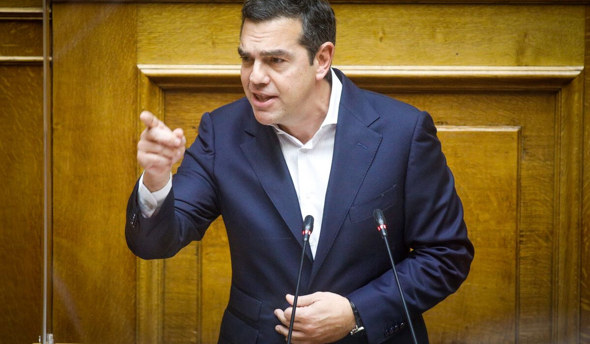 «Σπάει» η ομερτά της συγκάλυψης: Ο Τσίπρας δίνει ονόματα στη Βουλή, «πυρ» κατά του Μαξίμου από την αντιπολίτευση