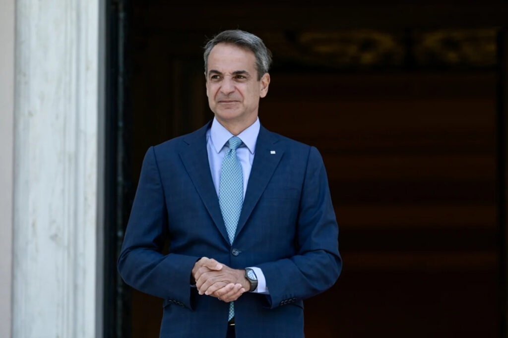 Κάλπ(η)κα σενάρια στο Μαξίμου – Εισηγήσεις για τις πρώτες εκλογές τον Ιούλιο ή τον Αύγουστο