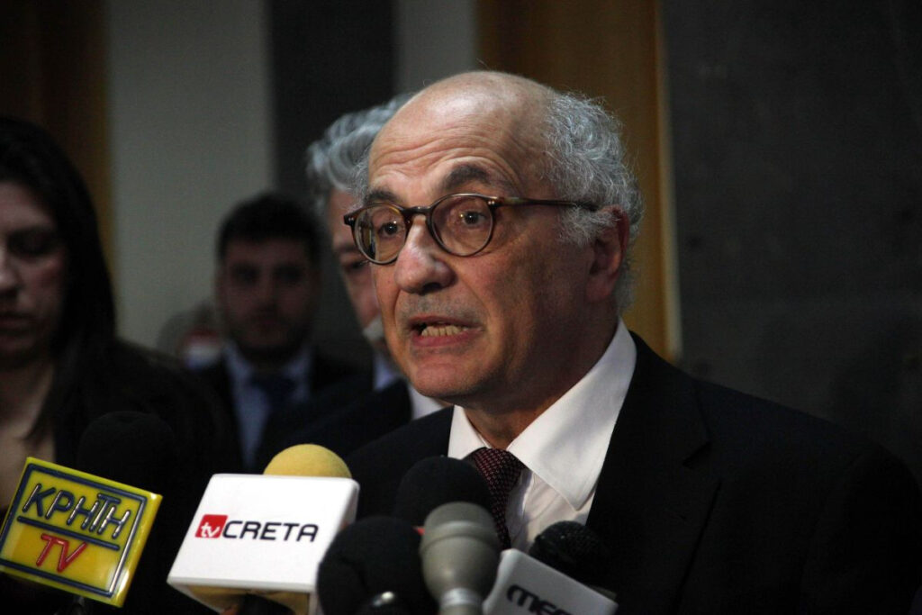 Ο Σωτήρης Ρίζος εκθέτει την Σακελλαροπούλου, για αμέλεια στην τήρηση του Συντάγματος