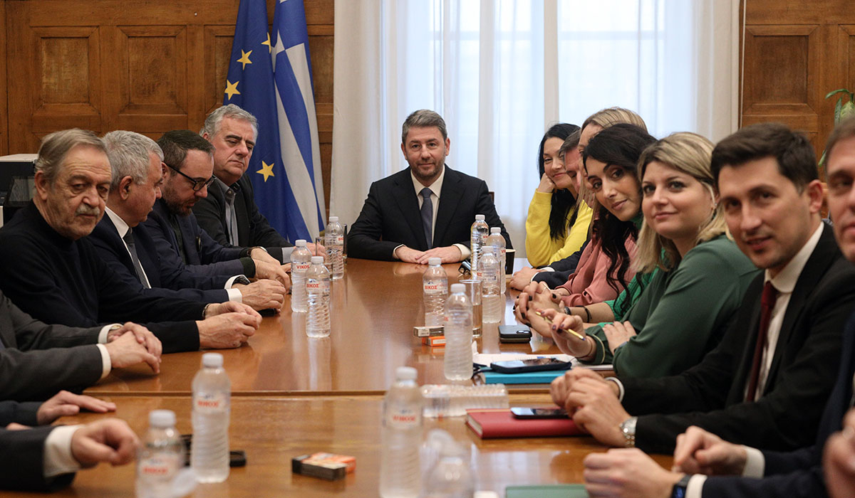 Σε ποιους έστειλε μηνύματα ο Ανδρουλάκης