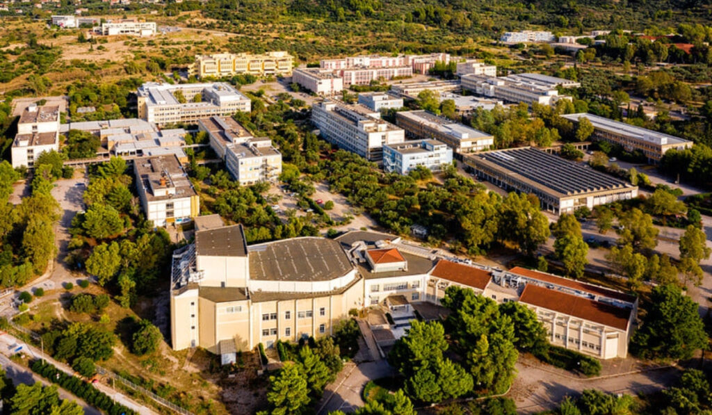 Πάτρα: Έκρυψαν τη μάνα τους στη φοιτητική εστία για να τη σώσουν από τον πατέρα τους