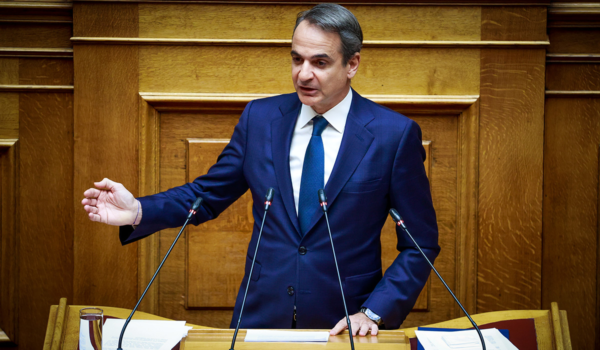 Έξτρα Light το πακέτο Μητσοτάκη για τις προμήθειες και τις χρεώσεις των τραπεζών