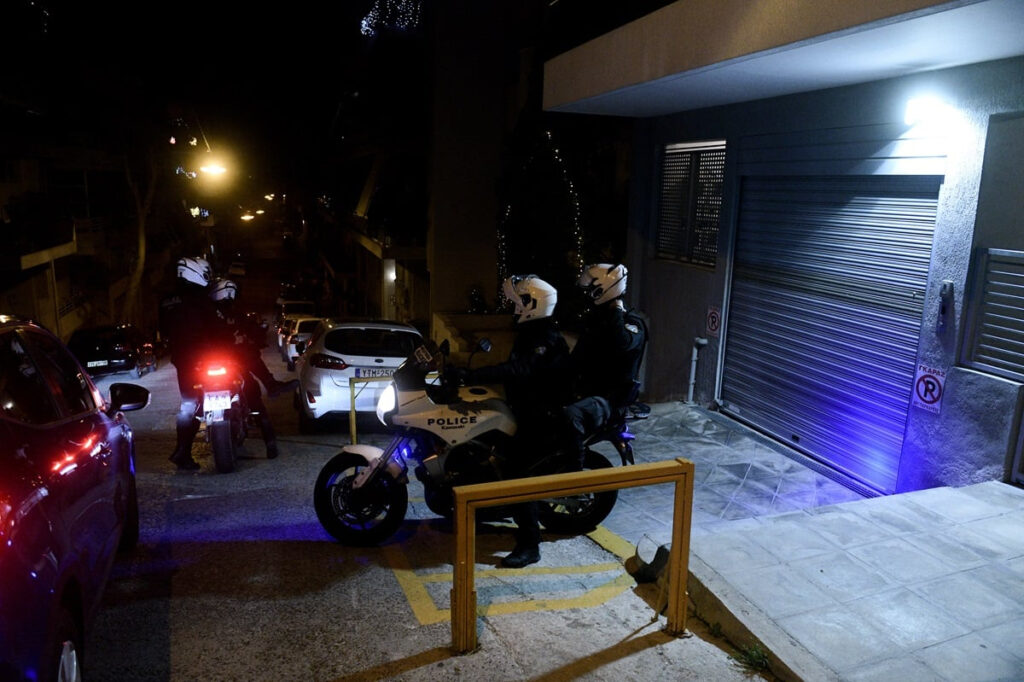 Πυροβολισμοί στον Άγιο Παντελεήμονα – Ένας τραυματίας