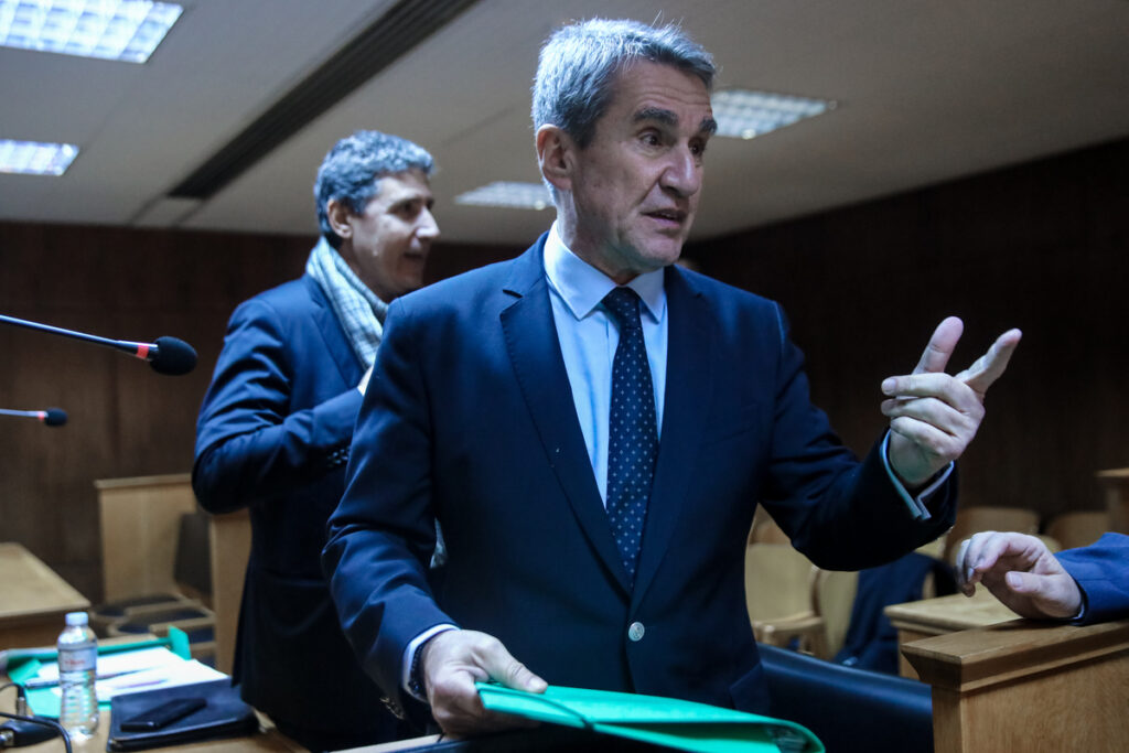 Ειδικό Δικαστήριο – Λοβέρδος: Όσα δεν φτάνει η αλεπού, τα κάνει κρεμαστάρια