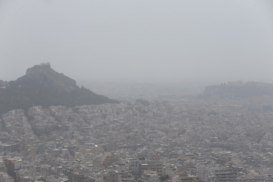 Καιρός: Ζέστη και αφρικανική σκόνη σήμερα Πέμπτη