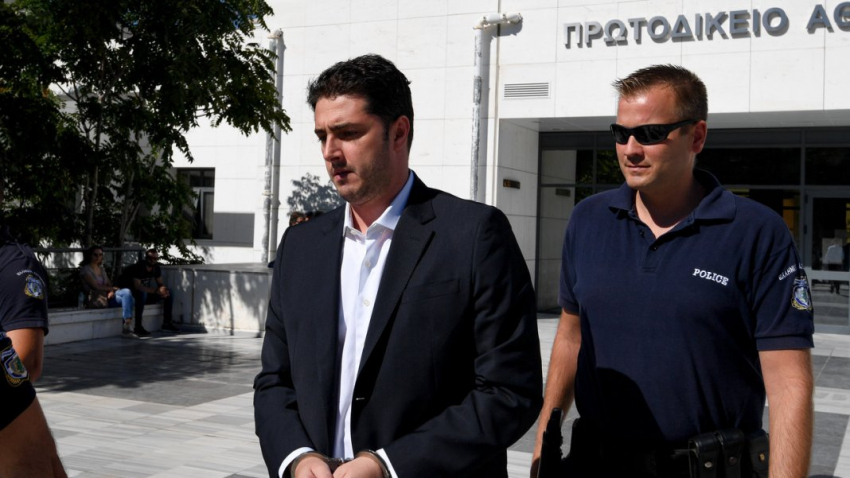 Πολιτική κόντρα ΣΥΡΙΖΑ – ΝΔ για την αποφυλάκιση Φλώρου