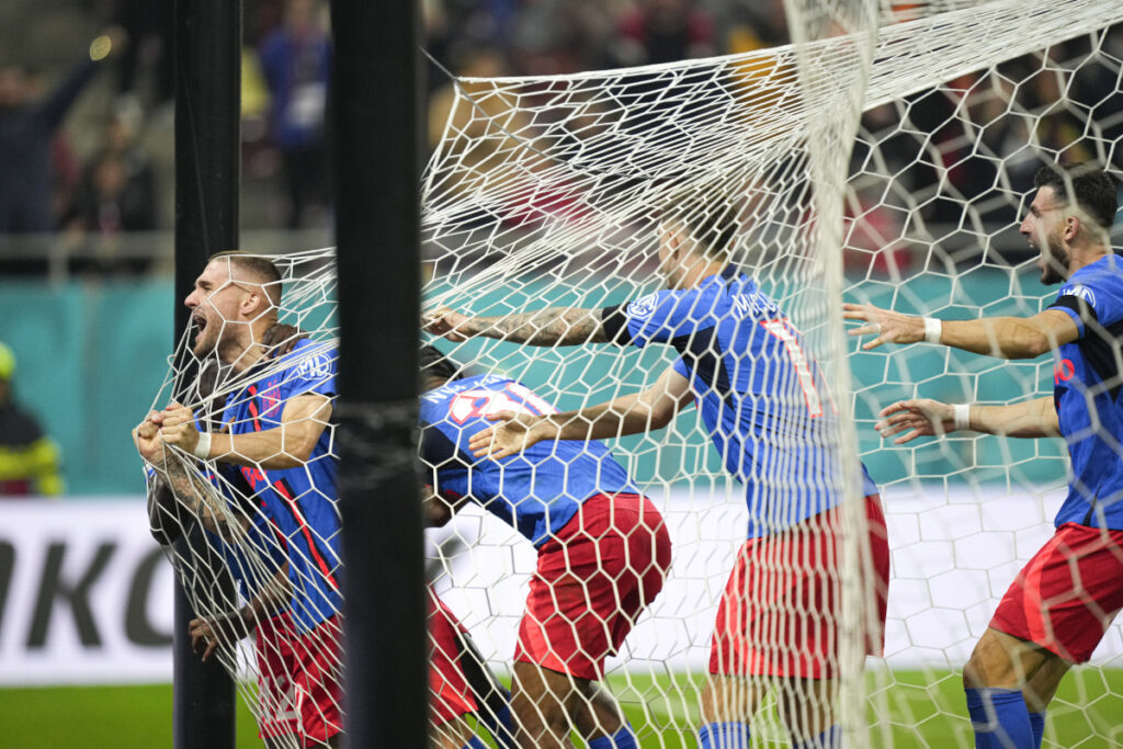 Europa League: Αδιανόητα κακή κομπίνα των παικτών της Μίντιλαντ – Έκαναν γκολ δώρο (Βίντεο)