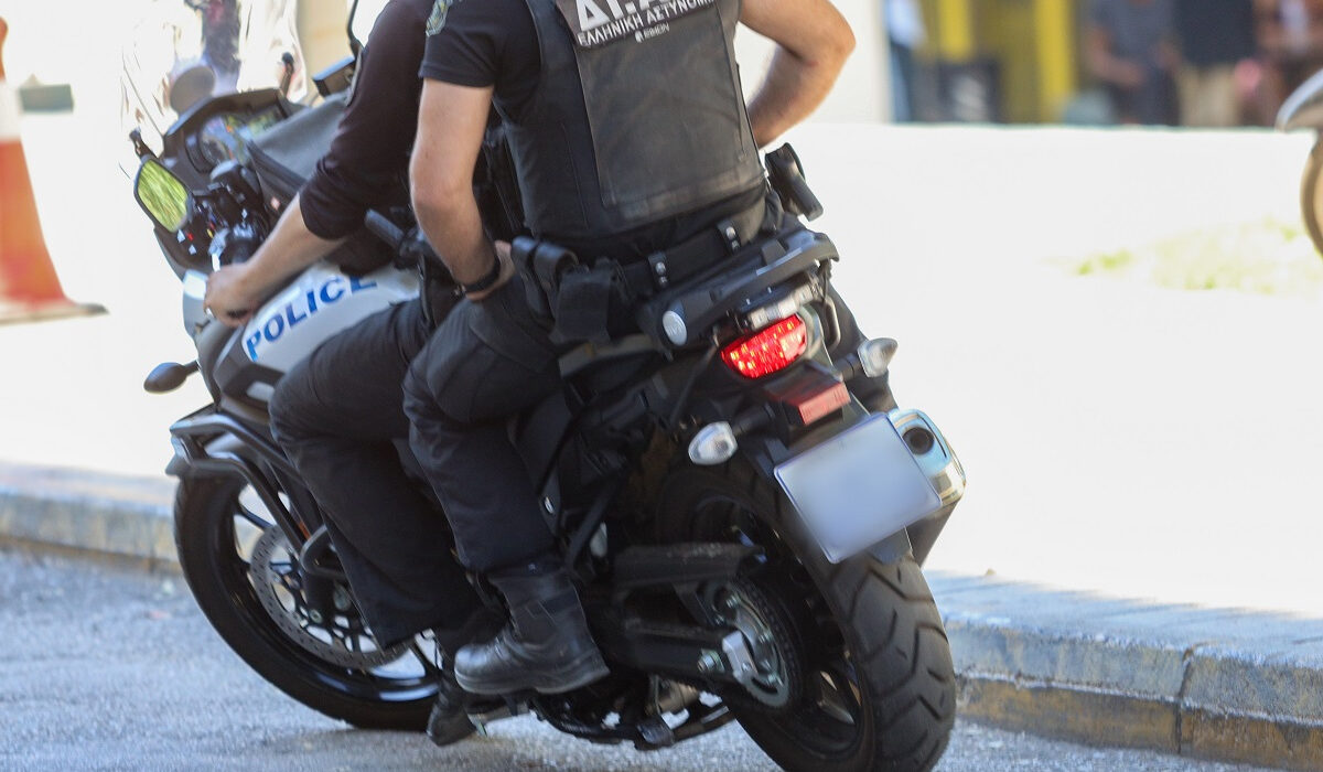 Τροχαίο με αστυνομικούς στη Συγγρού – Συγκρούστηκαν με ΙΧ