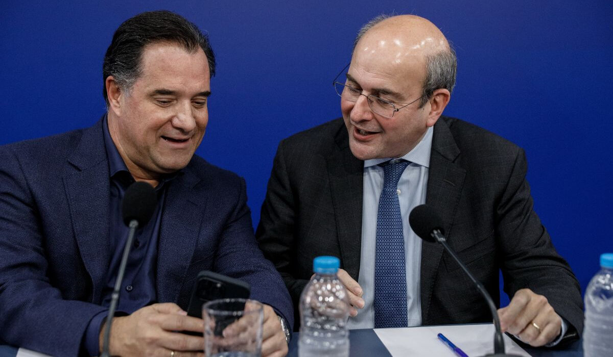 Οι «γενναίοι» υπουργοί που βγαίνουν στα τηλεπαράθυρα