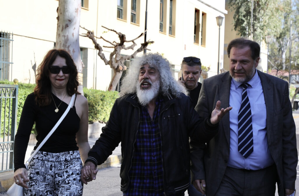Ελεύθερος ο Γιάννης Γιοκαρίνης: Η σύζυγος ζήτησε «σύσταση»