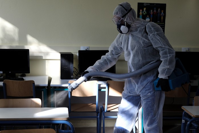 Κορονοϊός: Στο «τραπέζι» να μην ανοίξουν τα σχολεία μετά το Πάσχα