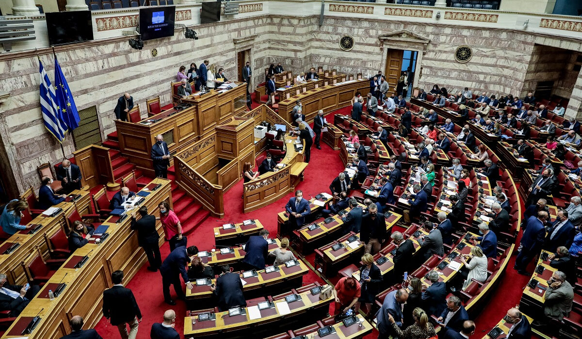 Ασφαλιστικό και αξιολόγηση εκπαιδευτικών έρχονται και θα βάλουν «φωτιά» στην πολιτική σκηνή