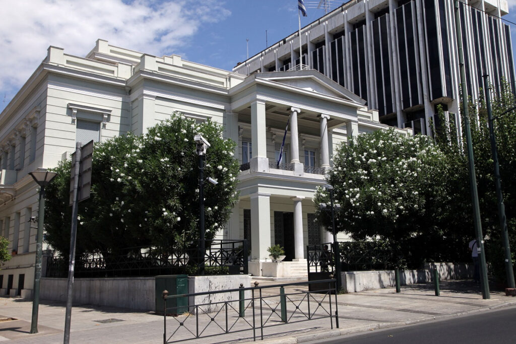Αφελή επιχειρήματα για την πρεσβεία μας στη Μόσχα!