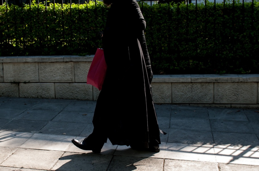 Αυτός είναι ο ιερέας που φέρεται να βίαζε 12χρονη