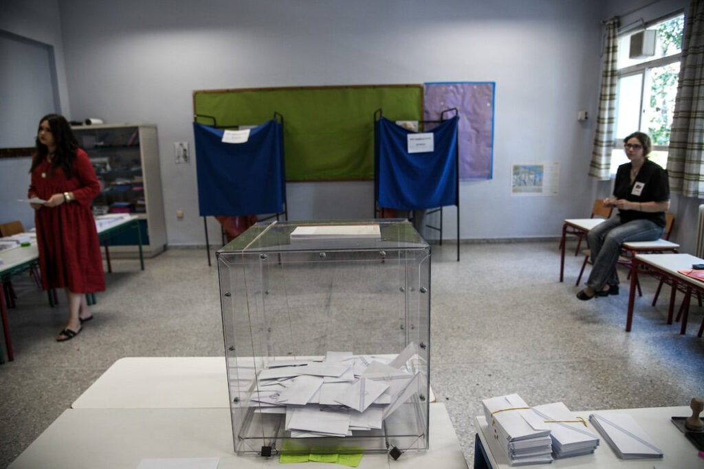 Εκλογές 2023: Η δύσκολη εξίσωση των δημοσκόπων – Μόλις 2 στους 10 απαντούν στις έρευνες κοινής γνώμης