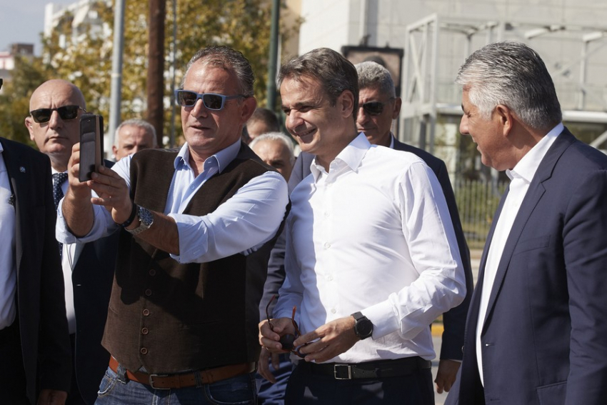 Πώς κοιμάται τα βράδια ο κ. Μητσοτάκης