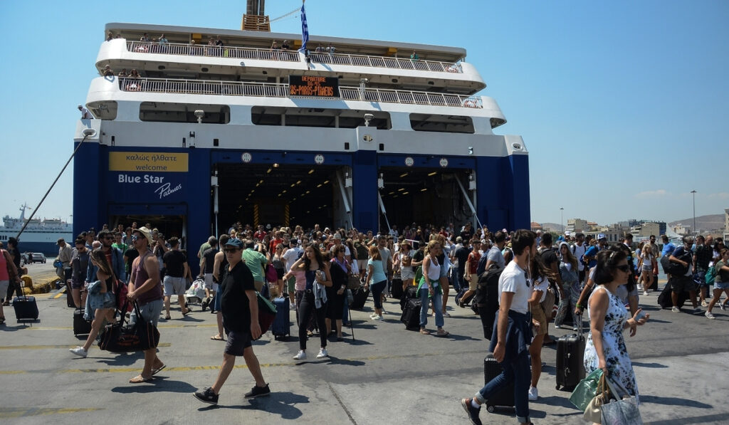 «Τσουχτερά» τα ακτοπλοϊκά εισιτήρια: Δεύτερο κύμα αυξήσεων – Οι νέες τιμές στα δρομολόγια