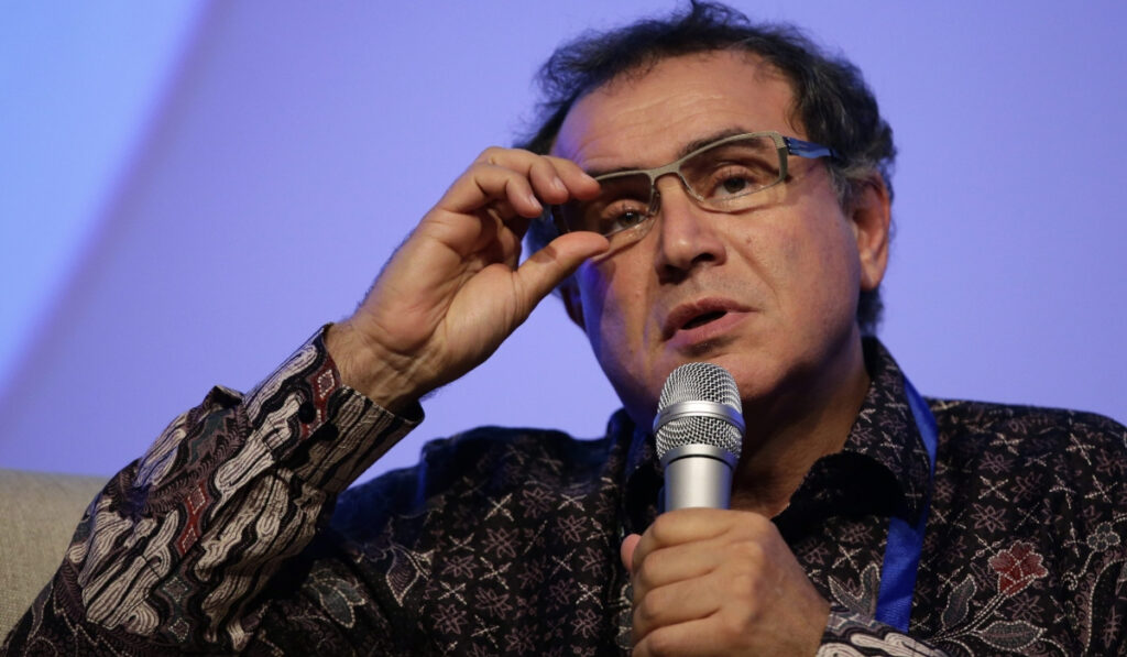 Ο Νουριέλ Ρουμπινί ξαναχτυπά: «Νάρκη» 20 τρισ. δολαρίων στις αμερικανικές τράπεζες