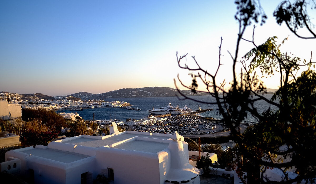 Κρούσματα σήμερα 21/7: Αντίστροφη μέτρηση για την άρση του lockdown στη Μύκονο