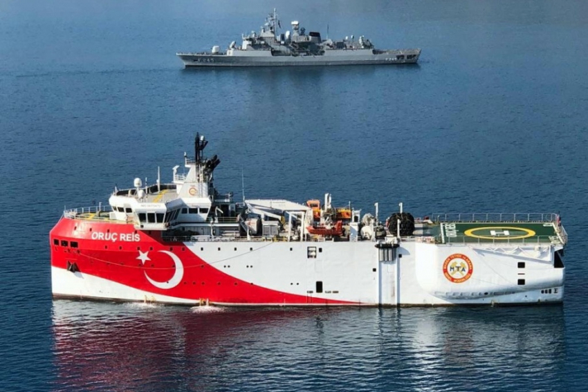 Η Τουρκία στέλνει το Oruc Reis στο Καστελόριζο