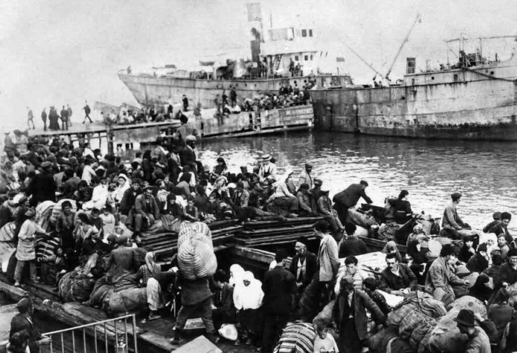 Αντώνης Λιάκος στο iEidiseis: Η Μικρασιατική Καταστροφή και οι συνέπειές της