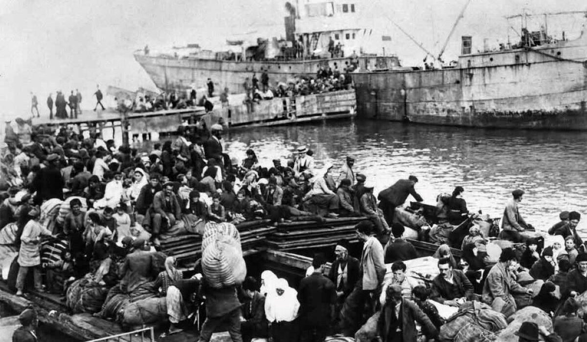 Αντώνης Λιάκος στο iEidiseis: Η Μικρασιατική Καταστροφή και οι συνέπειές της