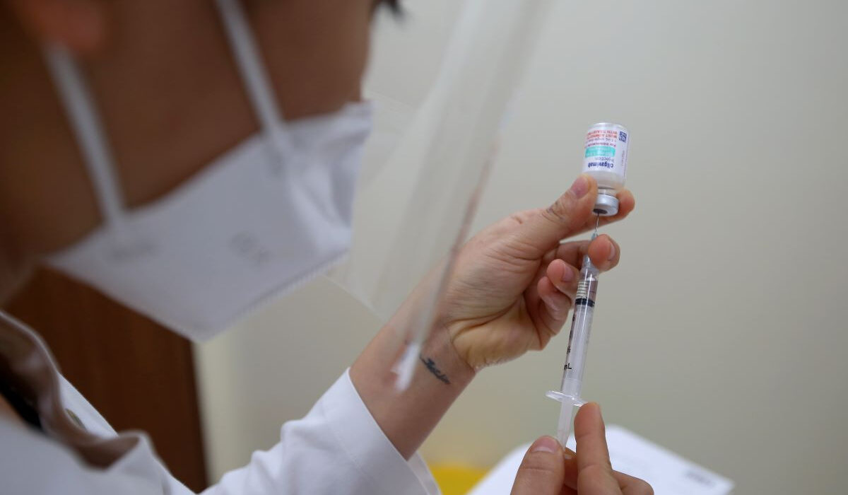 Αποζημίωση 140.000 ευρώ για θάνατο μουσικού μετά το εμβόλιο AstraZeneca στη Βρετανία