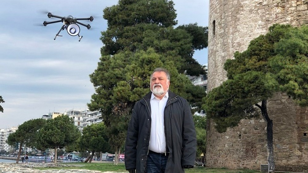 Κορονοϊός: Drone με ντουντούκα μεταδίδει μήνυμα στους πολίτες της Θεσσαλονίκης