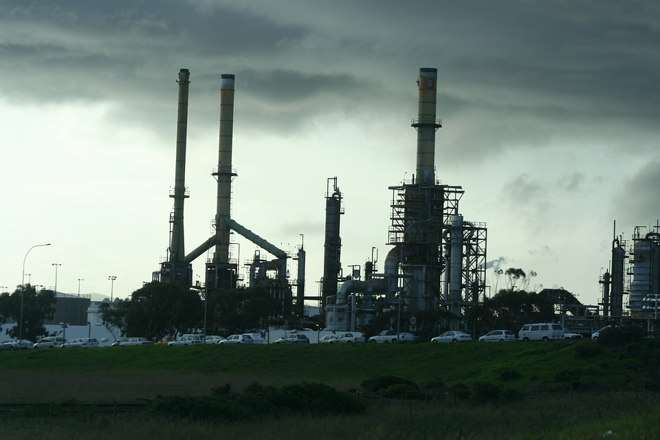 IEA: Προβλέπει αύξηση της ζήτησης πετρελαίου – Προειδοποιεί για αύξηση των κρουσμάτων COVD-19