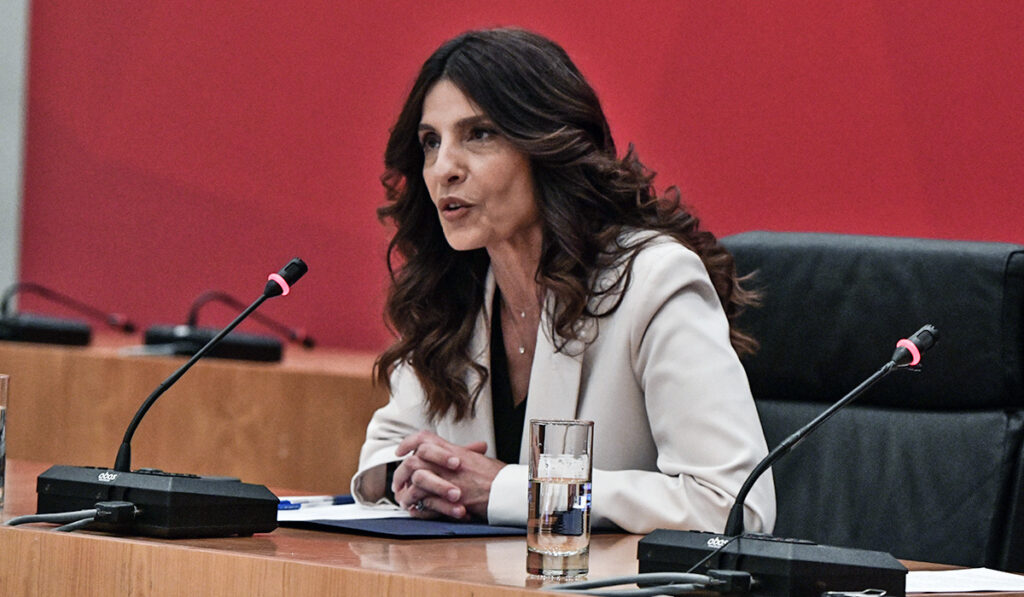 Τσαπανίδου σε Οικονόμου: Η υποκρισία σας περισσεύει – Πάει πολύ να μιλάτε για σεβασμό στους θεσμούς
