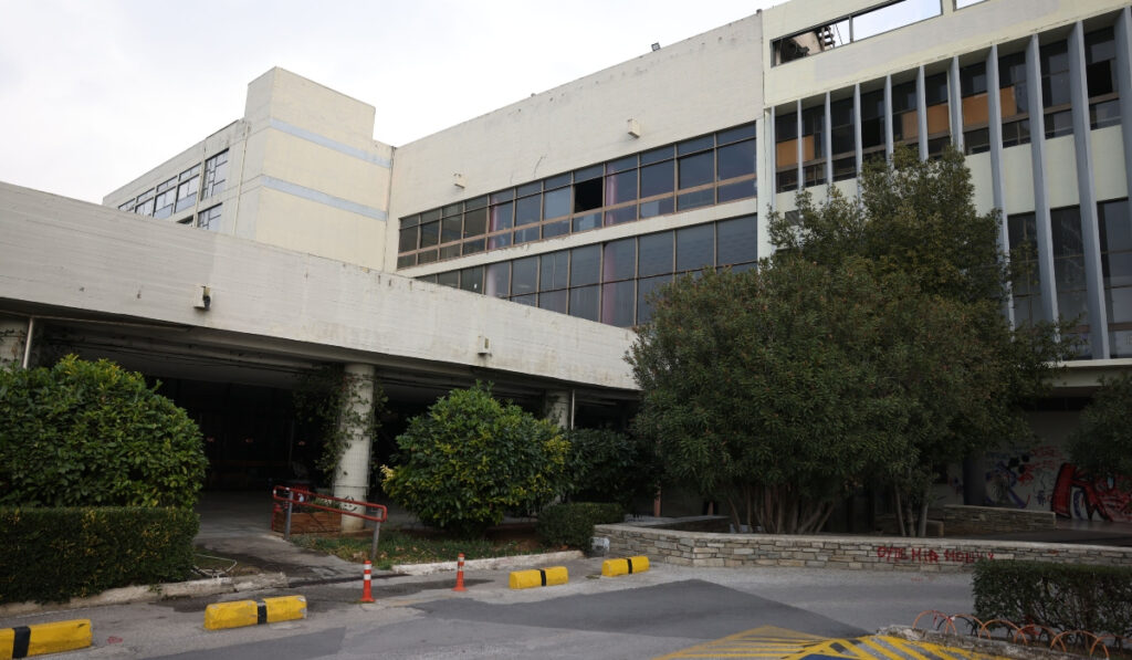 Θεσσαλονίκη: Φοιτητής λιποθύμησε από τη ζέστη την ώρα των εξετάσεων