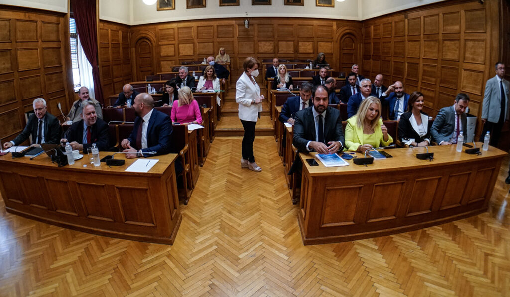 Εξεταστική Επιτροπή: Καταθέτουν σήμερα Δραβίλλας και Ρουμπάτης για τις υποκλοπές