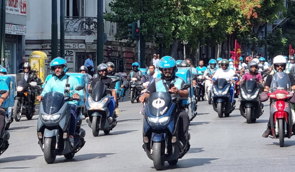 Στους δρόμους οι ντελιβεράδες της Wolt – «Πλημμύρισαν» τη Μιχαλακοπούλου (βίντεο)