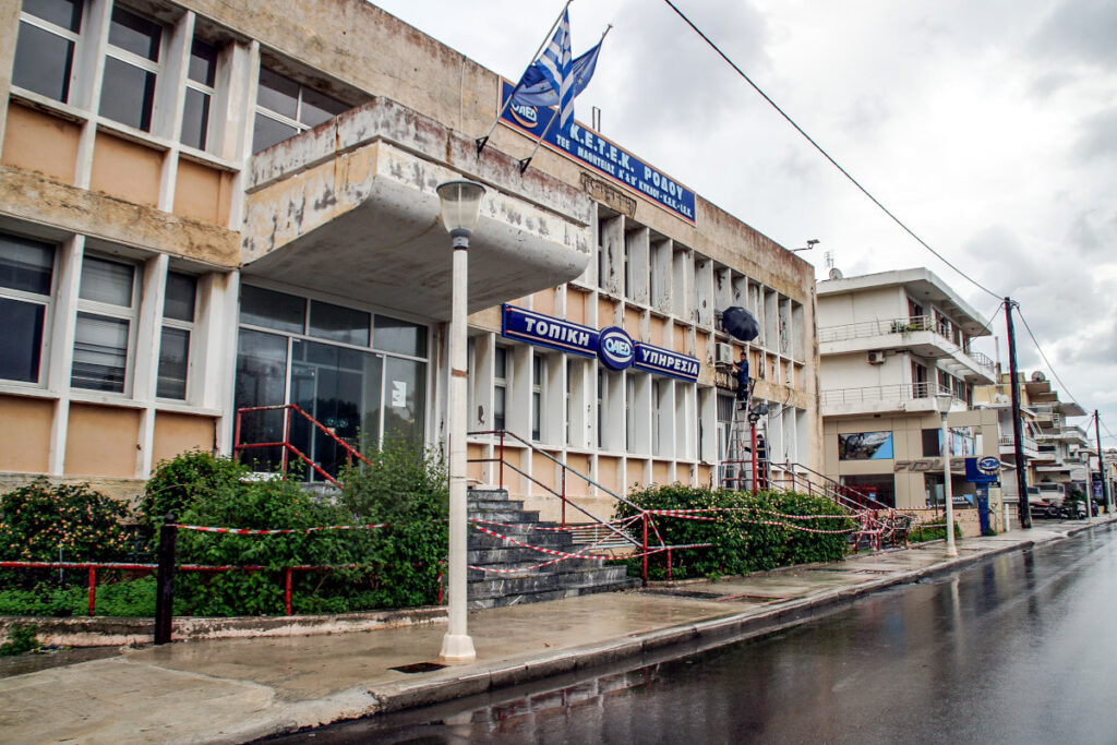 Κακοκαιρία Bora: Κλειστά τα σχολεία σε Ρόδο, Λήμνο και την Τρίτη 3/12