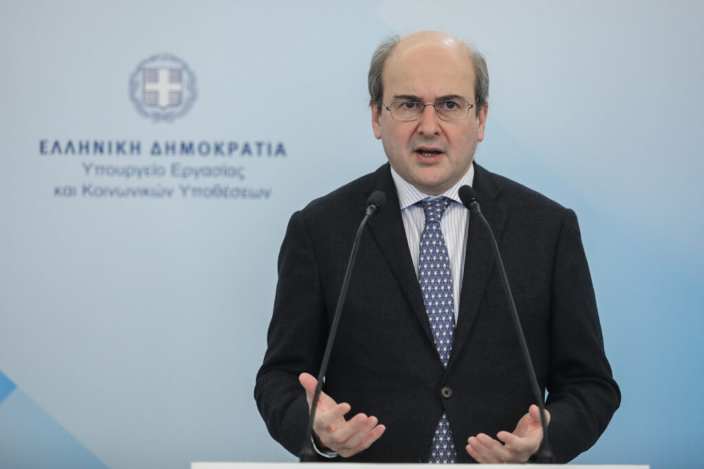 Χατζηδάκης: Σημαντική η αύξηση που θα γίνει στον κατώτατο μισθό