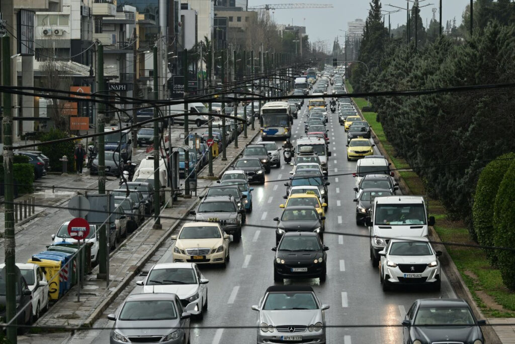 Αλλαγές στις κλήσεις της Τροχαίας στην Αττική: SMS και βίντεο στο wallet θα σας ενημερώνουν για παραβάσεις